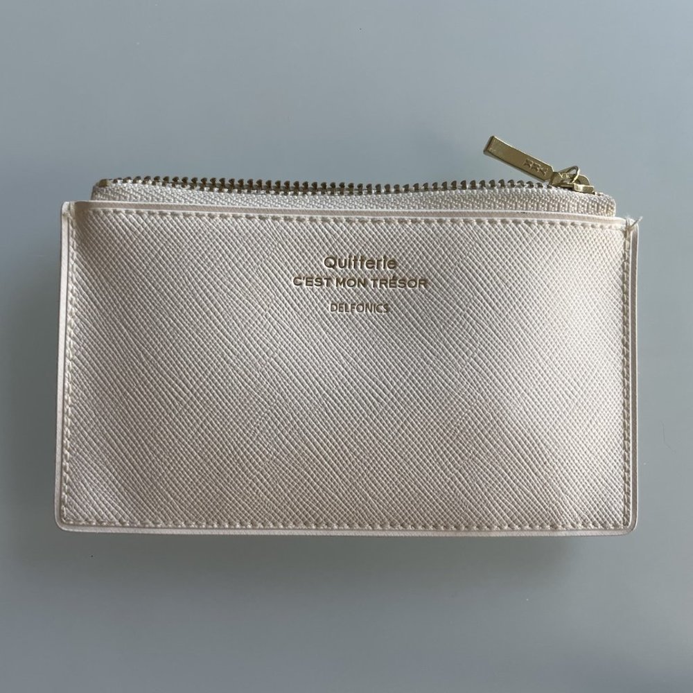 Brand New Quitterie Zip Card Case- White